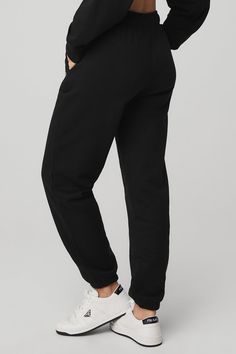 We’re all about the Accolade Sweatpant — it’s a super soft, leveled-up classic with a chrome Alo logo detail and powerful, performance tech for studio & street. Wear it in cold weather with a bold jacket and transition to warmer weather with slides. Super-soft diagonal French terry For chill time or to-and-from Designed to work from studio to street Wear-tested by our in-house team for the perfect fit Accolade Sweatpant in Black, Size: XL | Alo Yoga® Accolade Sweatpant, The Accolade, Chill Time, Tank Top Bras, Womens Capris, Womens Wellness, Alo Yoga, Macadamia, Unisex Style