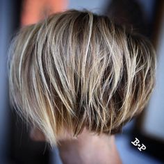 Choppy Bob With Nape Undercut Short Hairstyles For Fine Hair, Short Layered Bob, Blonde Balayage Bob, Kort Bob, Hairstyles For Fine Hair, Balayage Bob, Girls Short Haircuts, Choppy Bob Hairstyles, Short Layered