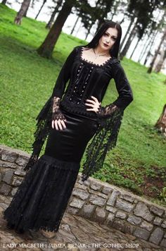 Dark Inspiration, Gothic People, Gothic Blouse, Historical Gowns, Gothic Fashion Women, Goth Stuff, Dark Things, Gothic Princess, Goth Baby