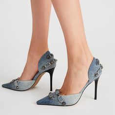 The perfect blend of style and sophistication. With a pointed toe and gradient heeled pumps, these shoes exude elegance and charm. The denim material adds a touch of casual flair to the design, making them versatile for both formal occasions and everyday wear. The stiletto heels provide a graceful lift while elongating your legs for a feminine silhouette. Crafted with meticulous attention to detail, these shoes feature a comfortable fit and durable construction. Step out in confidence and make a Denim Pumps, Red Carpet Party, Vintage Pumps, Denim Heels, Tie Up Heels, Heeled Pumps, Strappy High Heels, Snakeskin Heels, Point Shoes