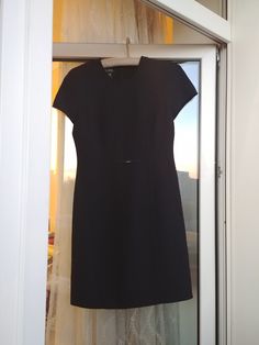 Perfect condition Classic Navy Dress For Workwear, Black Short Sleeve Career Dress, Black Career Dress With Short Sleeves, Black Career Dresses For Fall, Fall Career Black Dresses, Bottega Bag, Formal Style, Small Crossbody Bag, Navy Dress