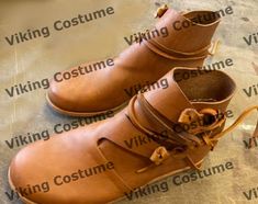 Product Details:- Upper leather thickness: approx. 2mm-2.5 mm sole thickness: min. 5 mm Viking Boots, Boot Types, Vikings, Shoe Boots, Christmas Gifts, India, Boots, Christmas, Leather