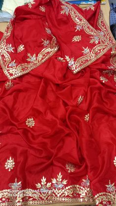 Chunri Suit Design, Red Saree Wedding, Handmade Saree, Gota Embroidery, Embroidered Suits, Gota Patti Saree, Crochet Feather, Rajasthani Dress, Saree Work