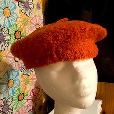 New Textured Orange Knit Beret For Everyday Wear No Matter Your Style. Retro Brimmed Winter Beret, Winter Retro Brimmed Beret, Fitted Retro Beret For Winter, Vintage Wool Beret For Winter, Retro Winter Beret, North Face Cap, Angel Accessories, Knit Beret, Orange Knit