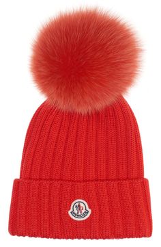 Nice Hats, Lux Gifts, Moncler Logo, Street Style 2017, Dallas Fashion, Beanie Style, Wool Beanie, Diy Kits Gift, Cool Hats