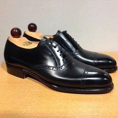 Quarter Brogue Oxford - Black Calf Leather Men Shoes on Storenvy Quality Leather Boots, Alligator Shoes, Custom Design Shoes, Mens Oxfords, Handmade Shoes, Shoe Collection, Alligator, Leather Men, Leather Shoes