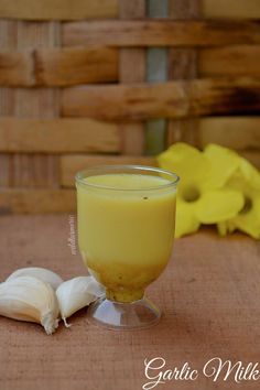 5 Top Health Benefits & Side Effects of Drinking Warm Garlic Milk With Turmeric Before Bed + How To Make Garlic Milk At Home Garlic Milk, Health Benefits Of Garlic, Benefits Of Garlic, Garlic Health Benefits, Tomato Nutrition, Garlic Benefits, Quick Energy, Coconut Health Benefits, Benefits Of Coconut Oil