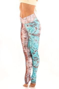 Gaby Legging | Shop @ FitnessApparelExpress.com Yoga Girls, Yoga Outfits, Yoga Pants Outfit Aesthetic, Pants Outfit Casual, Skateboarder, Yoga Pants Outfit, Yoga Fashion, Zulu