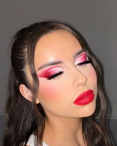 Red Eyeshadow Look, Red Makeup Looks, Day Eye Makeup, Valentine's Day Makeup, New Makeup Ideas, Red Lipstick Makeup, Day Makeup Looks, Face Art Makeup