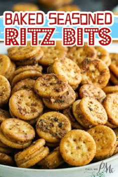 BAKED SEASONED RITZ BITS! Homemade Snack Crackers, Chex Mix Flavors, Ritz Crackers Recipes, Caramel Snack Mix, Spicy Crackers, Savory Cookies, Freezer Fudge, Ritz Bits, Crackers Appetizers