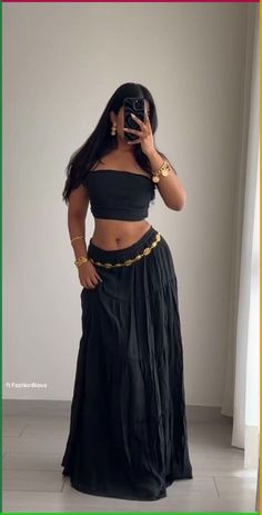 Skirt Outfits Earthy, Boho Style Aesthetic Outfits, Boho Clothing Aesthetic, Spiritual Fashion Boho Style, Boho Fits Aesthetic, Boho Fits Black Women, Long Skirt And Crop Top Outfit, The Marias Concert Outfit, Libra Venus Style Outfits