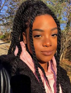 The 411 On Marley Twists: How To Do And Top 20 Styles Chunky Twists With Extensions, How To Style Marley Twists Braids, Jumbo Marley Twists Short, Style Marley Twists, How To Marley Twist Tutorials, Styling Twists, Chunky Marley Twists Long, Marley Twists Colored