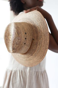 An easy sun hat with 3-hole ventilation, big brim and chinstrap. A great, unique color – made of palm braid.   100% Natural Palm Elasticized sweatband Faux leather band around the brim One Size Brim Hat, Sun Hat, Leather Band, Unique Colors, Sun Hats, Passion For Fashion, Panama Hat, Floppy Hat, Cowboy Hats