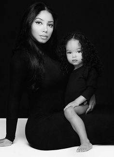 Mother Goals, Mommy Daughter Pictures, Daughter Photoshoot, Mother Daughter Photoshoot, Daughter Photography