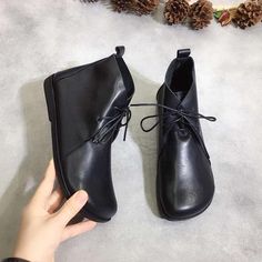 Details: Type:Women Shoes Heel height: Low Heel（1- 3 cm） Upper Material:Cow Leather Season: Winter Color:Black,Brown Size: 35,36,37,38,39,40 size length cm inch 35 22.50 8.86'' 36 23.00 9.06'' 37 23.50 9.25'' 38 24.00 9.45'' 39 24.50 9.65'' 40 25.00 9.84''