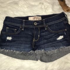 Never Worn Just Been Sitting In My Drawer! Perfect Condition But I Just Don’t Wear Them Anymore Hollister Shorts, Just Don, Hollister, Jean Shorts, Color Blue, Womens Shorts, Women Shopping, How To Wear, Blue