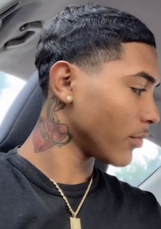 Low Fade Haircut Mens Black Waves, Waves With Taper Fade, Puerto Rican Hairstyles Men, Buzzcut Men Black, Puerto Rico Hairstyles, Low Taper Waves, Waves Taper Fade, Mens Low Taper Haircut, Mexican Haircut Men