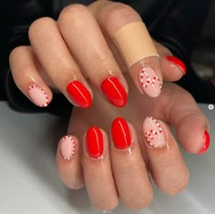 Red And Pink Christmas Nails, Subtle Christmas Nails, 22 Nails, Christmas Nails Design, Christmas Nail Designs Easy, Teen Nails, Holiday Acrylic Nails, Stunning Aesthetic, Candy Cane Nails