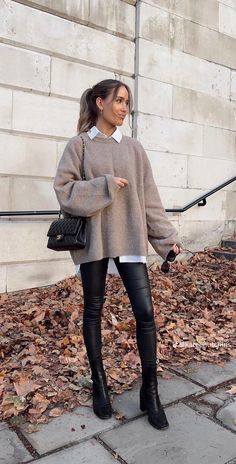 Vinter Mode Outfits, Look Legging, White Shirt Outfits, Jumper Outfit, Pullover Outfit, Winter Fashion Outfits Casual, Beige Outfit, Autumn Clothes, Stylish Work Outfits