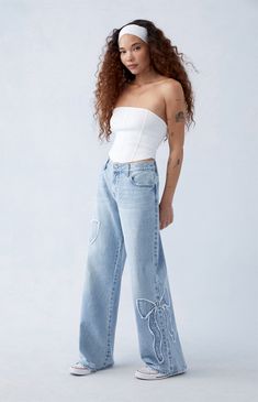 Embrace the coquette trend with PacSun's Casey Light Indigo Bow Low Rise Baggy Jeans, a perfect fusion of flirtatious charm and contemporary style. The playful frayed bow details add a touch of coquettish flair while the flattering low-rise fit turns these jeans into a must-have for the season.


	Model is wearing a size 26
	Model measurements: 5’6” height, 32” bust, 22.5” waist, 33.5” hips Pacsun Bow Jeans, Bow Jeans, Belle Bow, Unique Jeans, Low Rise Baggy Jeans, Cooler Look, School Clothes, Birthday List, Fall Winter 2024