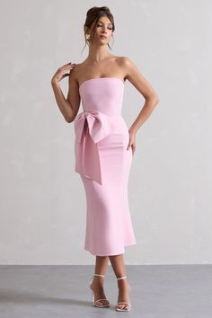 Feel like treating yourself? To Me. our latest pink midi dress will have you feeling like a gift. Arriving in a premium crepe that sculpts your figure. this style has a simple bandeau neckline complemented by a detachable statement bow on the bodice. Finished with a flared hem for that hourglass fit. get the look of the season with To Me and style this dress with our Flashing Lights court heels.Features - Premium crepe - Bandeau neckline - Strapless- Invisible zip closure- Detachable bow- Flared Damas Dresses, Bridesmaid Dresses Satin, Black Tie Wedding Guests, Bachelorette Dress, Sequin Bridesmaid Dresses, Purple Bridesmaid Dresses, Bachelorette Outfits, Court Heels, Red Bridesmaid Dresses