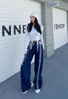 Blue Multi-Button Striped Denim Jeans | Lisa - BlackPink M Dance Outfits Practice, Fashion Chingu, Striped Denim, Fall Shorts, Fun Pants, Fitted Top, Type Of Pants, Blackpink Fashion, Colored Jeans