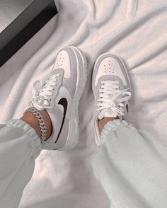 2023 Shoes Trends Women Sneakers, Women’s Heels, Cool Girl Shoes, Shoes That Go With Everything, Girl Shoes Sneakers, Sepatu Air Jordan, Cute Casual Shoes, Fall Vacation