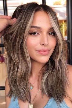 Cute Hair Color Ideas, Cute Hair Color, Money Piece, Brown Hair With Blonde Highlights, Brunette Balayage Hair, Brown Hair Balayage, Brown Blonde Hair, Cute Hair, Hair Color Balayage