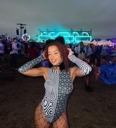 Stand out in the crowd at your next EDM festival with our best-selling Sideboob Bodysuit. This split print black and white bodysuit is perfect for your next rave! Shop styles and sizes that make you look good and feel good about what you wear🖤 Product Details: Black and White Graphic Print FRW Exclusive! High Neck Bodysuit Made for Sideboob 85% Recycled PET Polyester 15% Spandex Blacklight Reactive! Made in San Diego, CA Satisfaction Guaranteed Lifetime Warranty *Macy is wearing a Small, Stevie Rave Bodysuit For Festival, Stretch Rave Bodysuit For Festivals, Rave Style Stretch Bodysuit For Festivals, Festival Stretch Rave Bodysuit, Rave Bodysuit For Music Festival With Stretch, Rave Stretch Bodysuit For Music Festival, Rave Bodysuit For Music Festival, Fitted Bodysuit For Summer Festivals, Fitted Rave Bodysuit For Summer