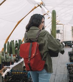 Dry-touch waxed canvas backpack in red and brown leather. Measurements: 40x38x8 Exterior pocket, adjustable leather handles. Two interior pockets and magnetic closure Fill your backpack with adventures. Red Leather Backpack For Everyday, Red Leather Everyday Backpack, Everyday Red Leather Backpack, Casual Everyday Leather Backpack With Leather Patch, Casual Leather Backpack With Waxed Canvas For School, Casual Waxed Canvas Leather Backpack For School, Waxed Canvas Leather Backpack, Woman Backpack, Wax Canvas