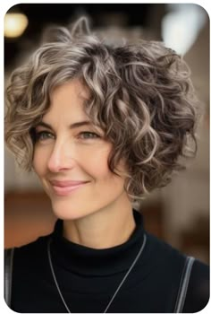 Pelo Bob Ondulado, Volume Hairstyles, Short Curly Hairstyles For Women, Short Wavy Haircuts, Natural Curly Hair Cuts, Grey Curly Hair, Short Curly Hairstyles, Hairstyles Natural, Curly Hair Photos