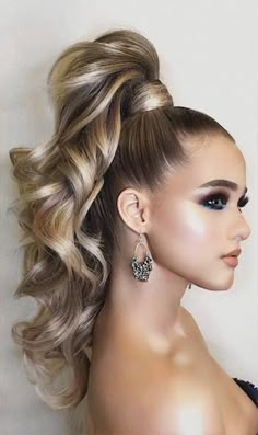 Grey Hair Ponytail, High Ponytail Hairstyles, Long Hair Ponytail, Real Hair Extensions, Bridesmaid Hair Makeup, Hairstyles Bridesmaid, Retro Glamour, Dance Hairstyles, Hair Bridesmaid