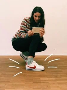 Nike Cortez Women, Cortez Nike, Sweatsuit Outfit, Roshe Run, How To Wear Scarves, Mode Inspo, The Hype