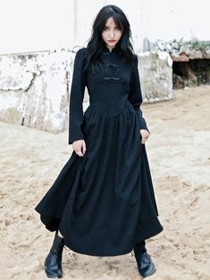 An elegant and romantic long Chinese dress. The high-waisted and stand-up collar design gives you the look of a noble lady. It is elegant as it sways with every step. She wears "black" and becomes a beautiful young lady. 
 
 
 Size 
 
 S size 
 
 
 Length: 128cm 
 Shoulder width: 36cm 
 Bust: 94cm 
 Waist: 66-72cm 
 Sleeve length: 59.5cm 
 
 M size 
 
 Length: 130cm 
 Shoulder width: 37.5cm 
 Bust: 100cm 
 Waist: 72-78cm 
 Sleeve length: 60.5cm 
 
 
 
 
 
 Material 
 
 Polyester 
 
 
 
 Model wo Black Stand Collar Evening Dress, Black Evening Dress With Stand Collar, Elegant Long Sleeve Black Vintage Dress, Elegant Winter Dress With Stand Collar, Elegant Winter Maxi Dress For Banquets, Elegant Winter Maxi Dress For Banquet, Long Sleeve Victorian Dress For Banquet, Elegant Black Vintage Dress For Fall, Winter Evening Dress With Stand Collar