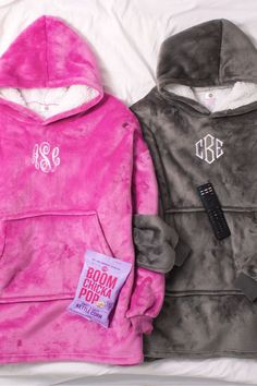 This Personalized Blanket Hoodie is the perfect way to stay cozy and stylish! Our plush blanket hoodie comes in hot pink and charcoal and features a front pocket to keep your hands extra warm. The soft fabric makes this blanket hoodie comfortable to snuggle up with and fashionable to wear at the same time! Fluffy Fabric, Marley Lilly, Quick Stitch, Blanket Hoodie, Personalized Blanket, Circle Monogram, Silver Lights, Pajama Robe, Aqua Turquoise