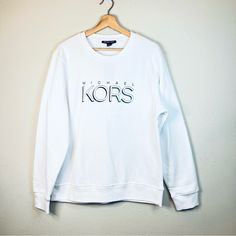 Michael Kors Logo Men’s White Fleece Sweatshirt/Sz:L/Nwt Brand New With Tags!100% Authentic Size:Large /Armpit To Armpit:22.5”/Length:28”/Sleeves:26.5” Color: White With Black Logo Material: Cotton/ Polyester Crew Neck Men’s Logo Fleece Sweatshirt If You Have Any Questions Please Let Me Know Via Message! Happy Shopping White Logo Print Sweatshirt For Loungewear, White Embroidered Logo Sweatshirt For Loungewear, Classic White Sweatshirt For Loungewear, White Fleece Sweatshirt With Embroidered Logo, Oversized White Classic Sweatshirt, White Fleece Sweatshirt With Logo Print, White Fleece Top With Logo Print, Michael Kors Cotton Top With Logo Print, White Branded Tops For Fall