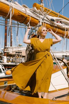 Reversible Roma Wrap Dress. Modern travel wrap dress with pockets for women. Sustainable. Eco-friendly. Ethically made. Ready for 2021 travel. Feminine Luxury, Travel Wrap, Dresses With Pockets, Fashion Tape, Evening Outfit, Elegant Outfits, Eco Friendly Travel, Travel Dress, Dresses Xxl