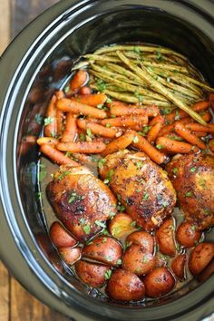 50+ Healthy Crockpot Recipes That Are Perfect For Meal Prep Honey Garlic Chicken And Veggies, Slow Cooker Honey Garlic Chicken, Resep Makanan Beku, Fall Slow Cooker, Fall Slow Cooker Recipes, Chicken And Veggies, Healthy Slow Cooker, College Graduate, Easy Slow Cooker Recipes