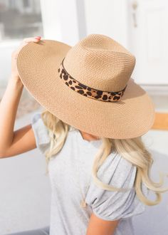 The perfect summer accessory for any outfit. Whether you're lounging by the pool or at a summer wedding, this hat is a must have. 100% Paper Tropical Vacation Outfits, Comfy Travel, Airport Outfits, Summer Stuff, Modern Accessories, Straw Hats, Beach Lover, Online Clothing Boutiques, Style Inspiration Summer