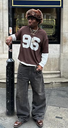 90s Nyc Street Style, Men Aesthetic Outfits Streetwear, Street Outfit Men Streetwear, 90s Men Fashion Aesthetic, 90s Street Style Aesthetic Men, Nyc Streetwear Men, Effeminate Mens Fashion, Grailed Street Style, Tiktok Fashion Men