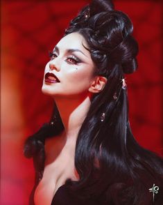 Dark Red Lips, Vampire Makeup, Halloween Beauty, Halloween Tattoo, Romantic Goth, Goth Makeup, Vanessa Hudgens, Celebrity Makeup, 인물 사진