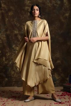 Shop for Kanika Sharma Gold Silk Kaftan Tunic And Palazzo Set for Women Online at Aza Fashions Kaftan Set, Dabka Work, Kaftan Tunic, Embroidered Kaftan, Set Saree, Kaftan Style, Cord Set, Coord Set, Silk Kaftan