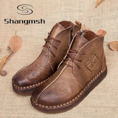 Shangmsh Women Retro Handmade 100% Genuine Leather Ankle Boots Retro Boots, Leather Shoes Women, Mens Casual Leather Shoes, Oxford Shoes Outfit, Casual Shoes Outfit, Boots Flat, Winter Fashion Boots, Estilo Boho Chic, Casual Leather Shoes