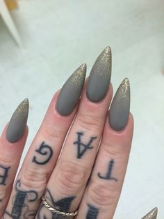 Matte gray with gold glitter stiletto nails. ✨ Glitter Stilettos, Popular Nails, Green Art, Nail Shapes, Matte Nails, Stiletto Nails, Nails Nails