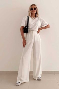 Linen Pants Outfit, White Pants Outfit, Skandinavian Fashion, All White Outfit, Summer Fashion Trends, Nalu, Fashion Weeks, 가을 패션