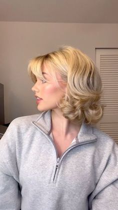 Boost Your Confidence with Hairstyles for Thin Hair | Embrace Your Volume Short Hair Length Styles For Women, 90s Short Blonde Hair, Short Blonde Color Ideas, 60s Blowout Hair Short, Vintage Haircuts Women, 70s Blowout Hair Short, Short Blonde Hair Blowout, Short Hair With Rollers, Short Hair Cuts Blonde