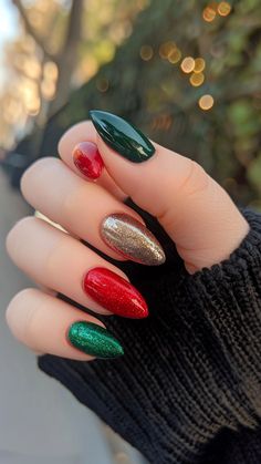 15 Christmas Nails Trendy Styles – Get Ready to Dazzle! 💅 Get ready to shine this holiday season with these Christmas Nails Trendy styles that everyone is raving about! From classic Christmas Nails Acrylic to stunning Christmas Gel Nails, there\'s a look for every occasion. 🎅✨ Looking for festive December Nails or sleek Winter Nails Acrylic? We\'ve got you covered. Embrace the holiday spirit with Xmas Nails and creative Christmas Nail Designs that will take Her Nails to the next level. Try Re... Xmas Nail Designs, Art Noel, Candy Cane Nails, Christmas Gel, December Nails, Red Christmas Nails, Holiday Nail Designs, Cute Christmas Nails, Winter Nails Acrylic