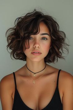 Naturally Wavy Bob Haircut, Oval Face Bob Haircut, Short Hairstyle For Wavy Hair, Short Haircut Oval Face, Short Hairstyle Women Wavy Hair, Bob Cut Wavy Hair, Short Haircut Wavy Hair, Short Wavy Haircuts For Women, Short Girl Hair