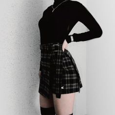 Es la Moda | Inspiración y Diversión para Mujeres Kv Rose, Korean Fashion Ideas, Egirl Fashion, E Girl Outfits, Dark Outfits, Rock Punk, Korean Fashion Trends, Alternative Outfits