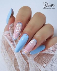 More summer nails over on the blog! Trending Summer Nails, Summer Nails Almond, Blue Ombre Nails, Summer Designs, Flower Nail, I Love Nails, Nail Art Hacks, Nail Art Summer, Bling Nails